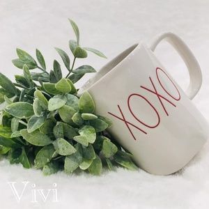 BRAND NEW  ⭐️ Rare ⭐️Rae Dunn  XOXO  Mug 1 LEFT!